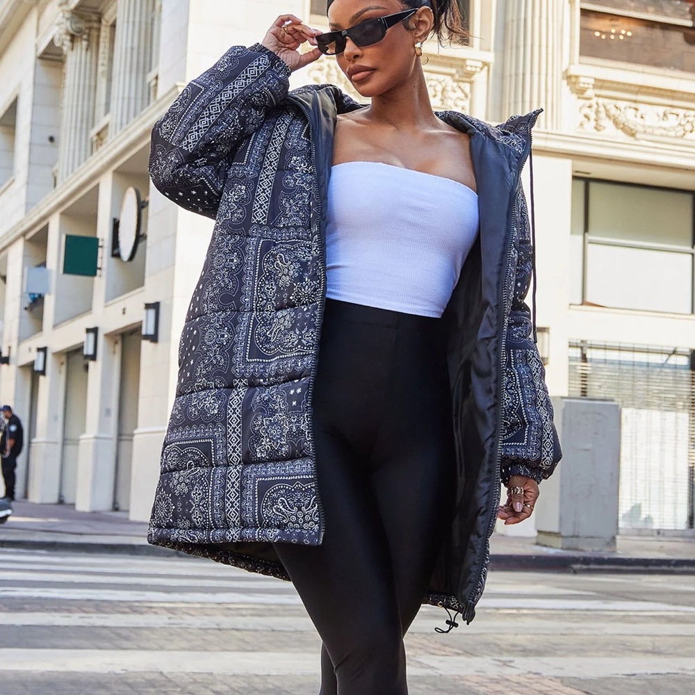 Puffer jacket - paisley